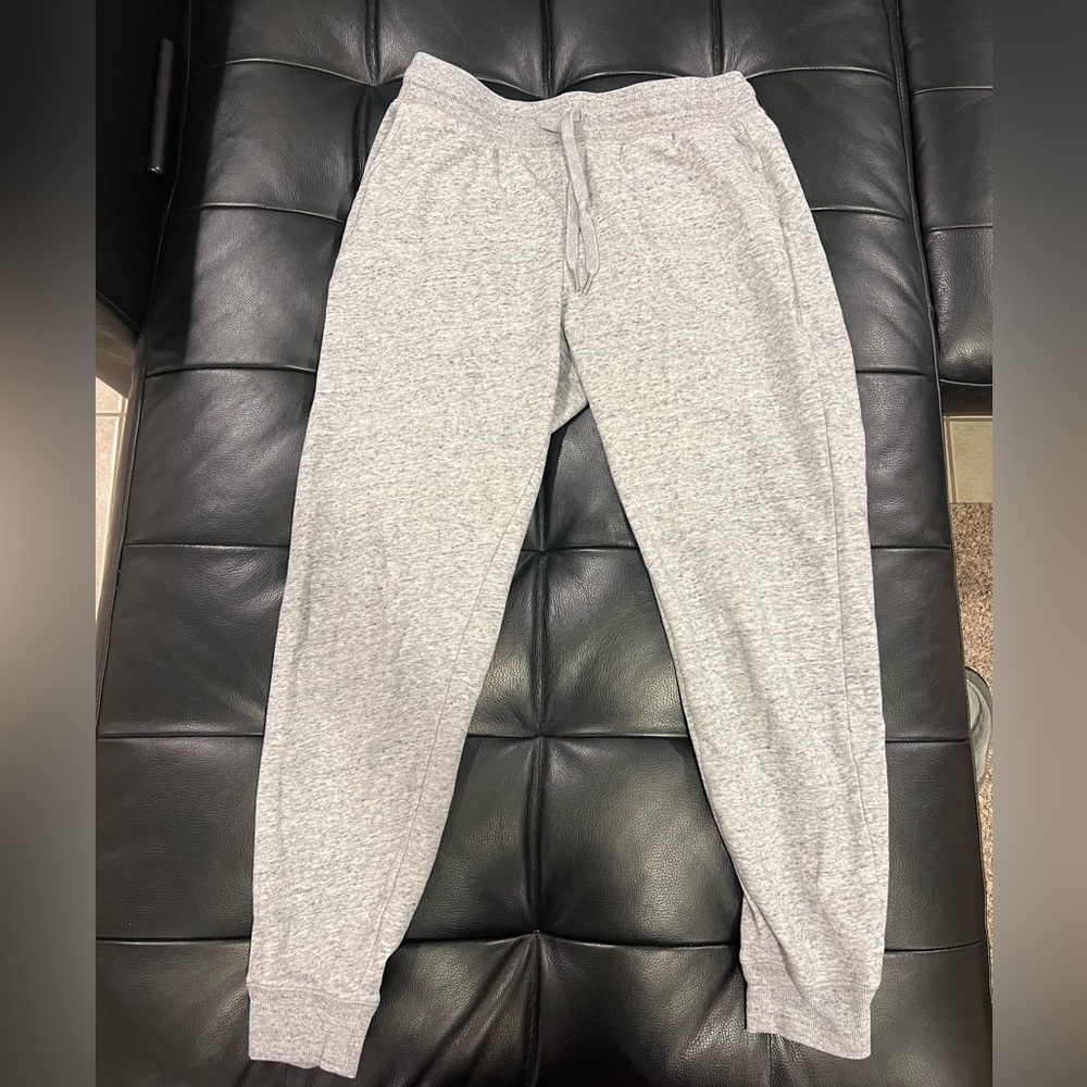 Old navy grey sweatpants! Size small